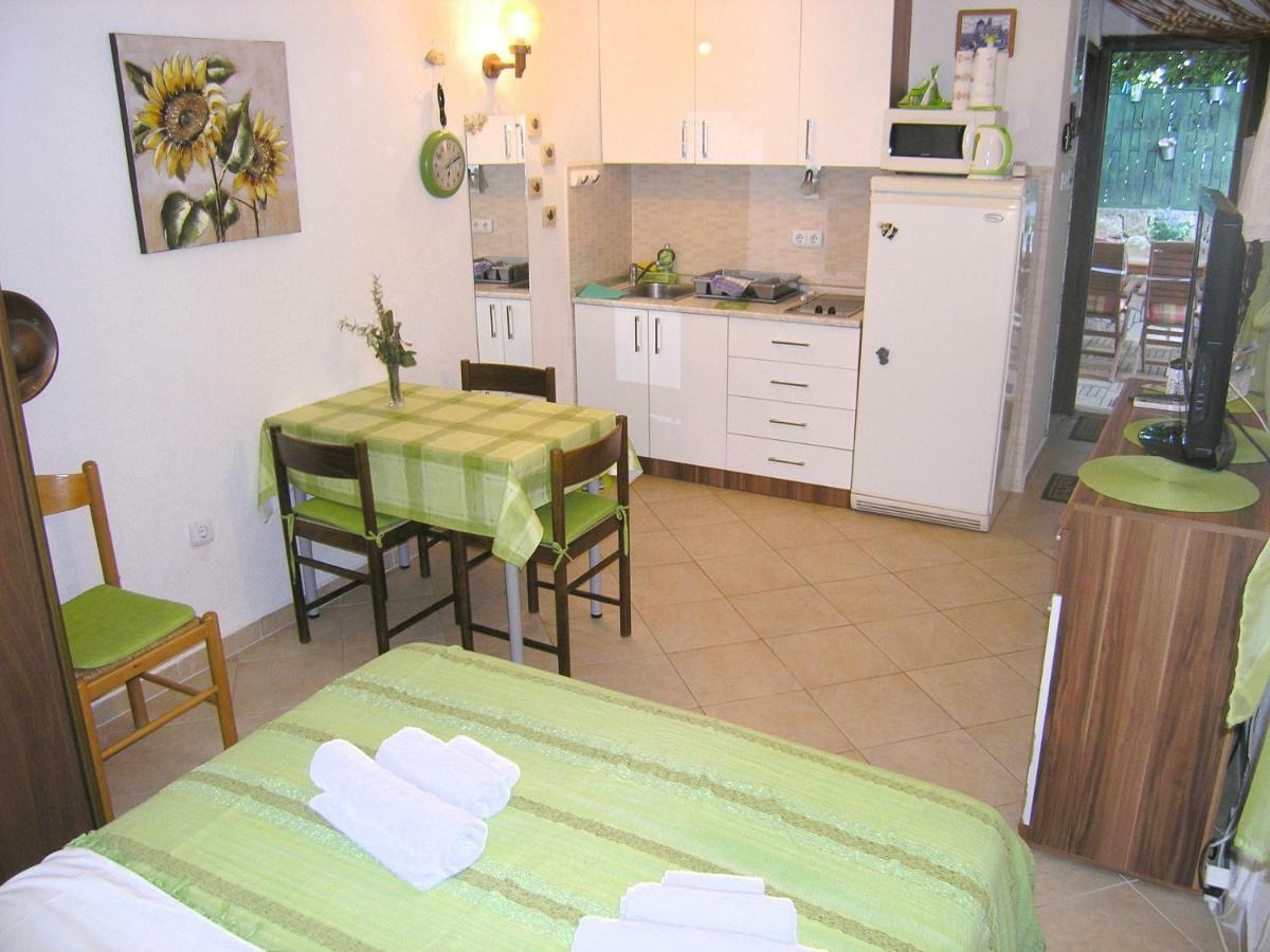 Studio Apartment Tamara Krk Town Kültér fotó